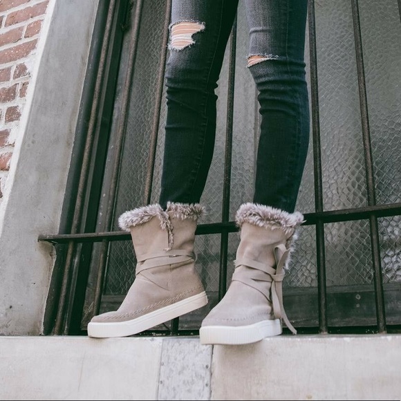 Toms Shoes - Toms Vista Faux Fur Lined Gray Suede Boot